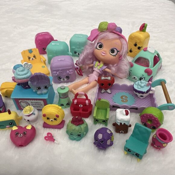 Shopkins Shoppies Pommie Shop Doll 5" with Various Figures and Furniture Lot - Picture 1 of 10